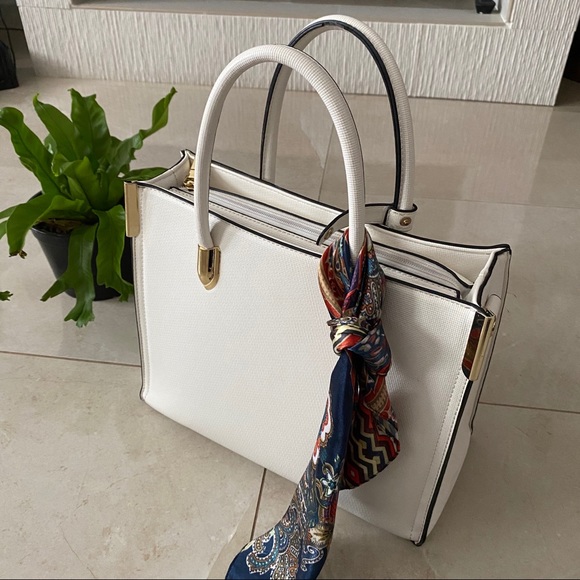 Handbags - White handbag
